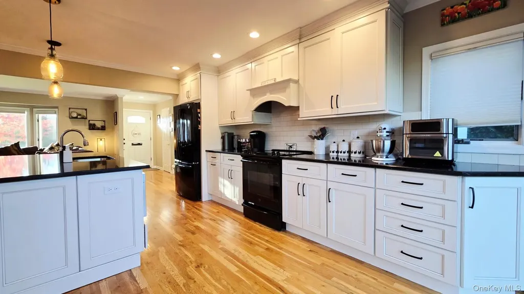 34 Melanie Lane Syosset NY 11791