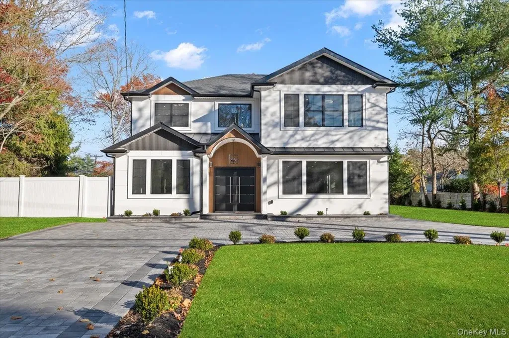 1130 Carlls Straight Path Dix Hills NY 11746