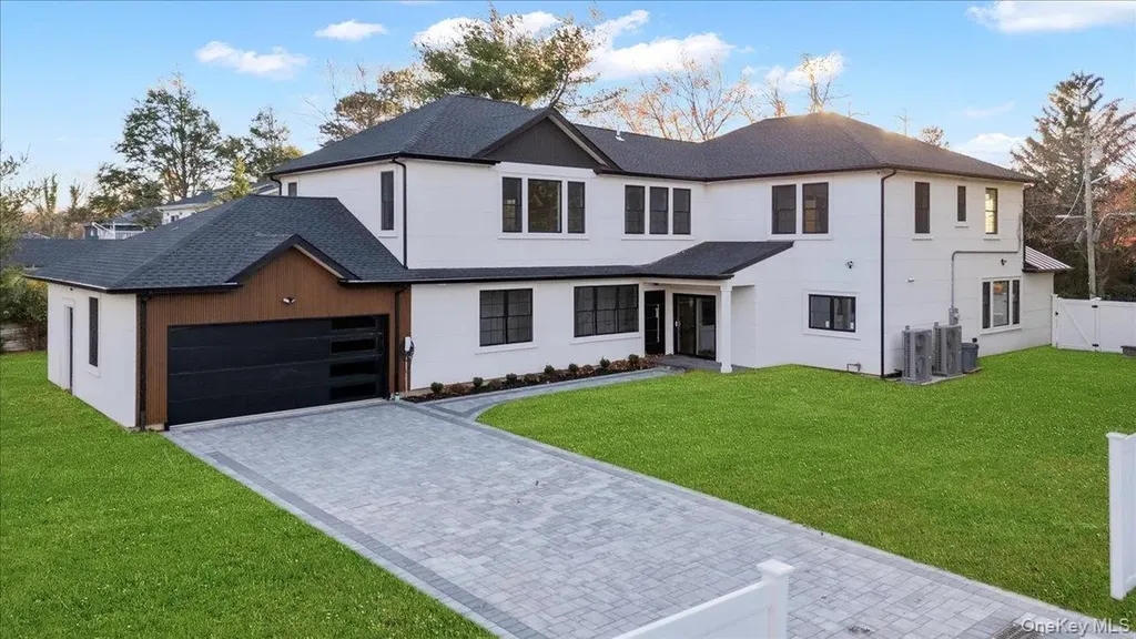 1130 Carlls Straight Path Dix Hills NY 11746