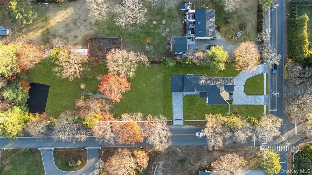 1130 Carlls Straight Path Dix Hills NY 11746