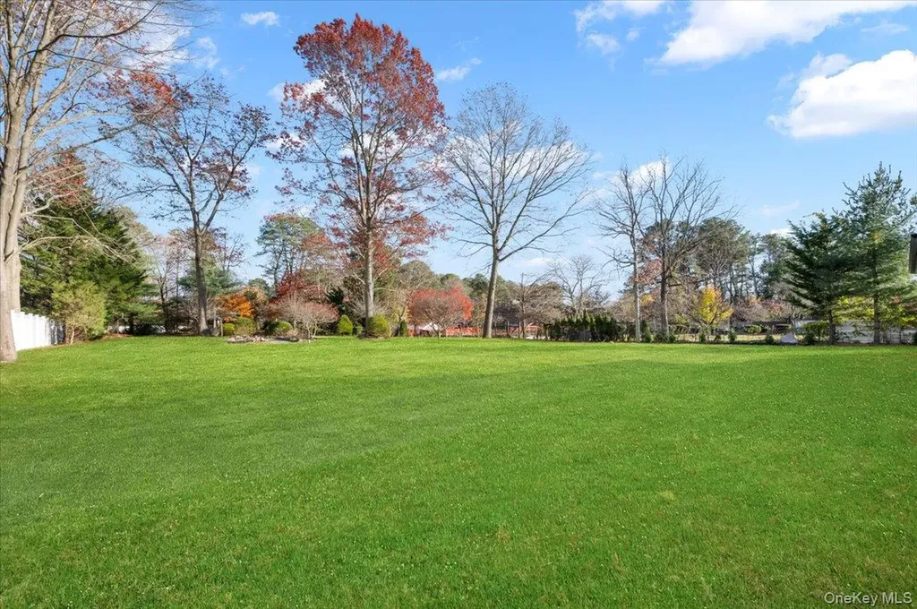 1130 Carlls Straight Path Dix Hills NY 11746