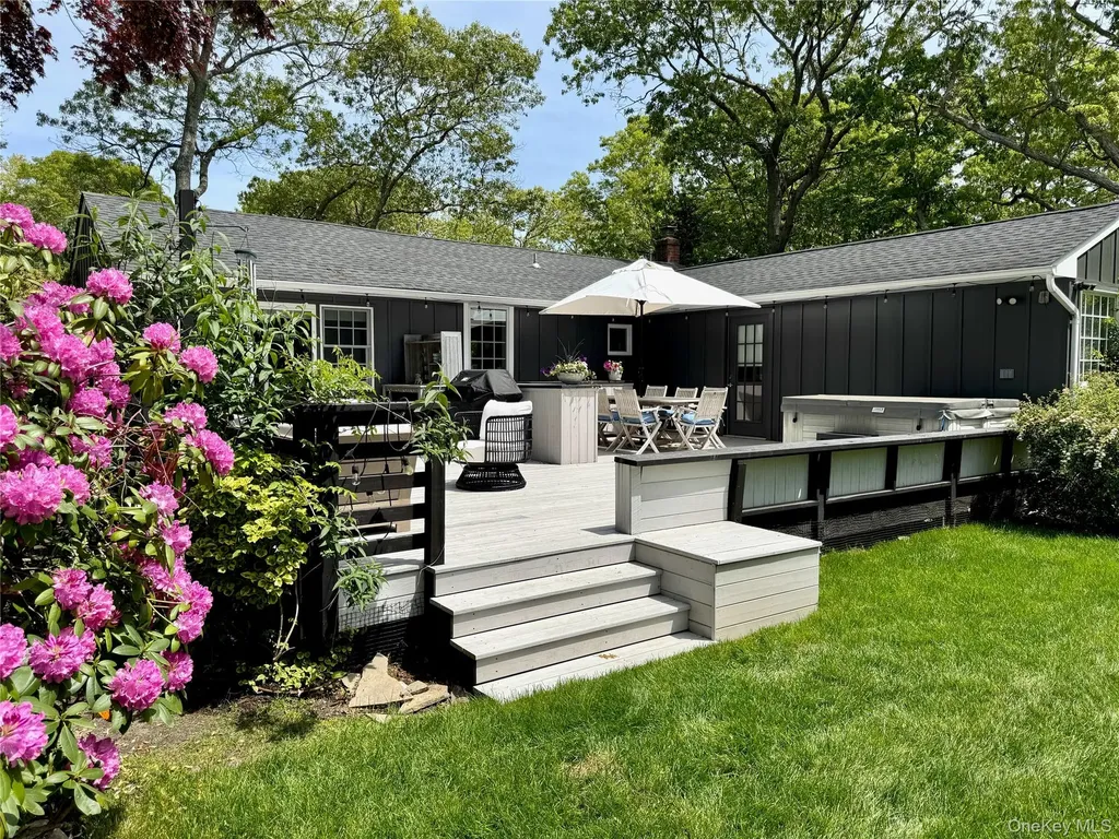 6 Long Lane Hampton Bays NY 11946