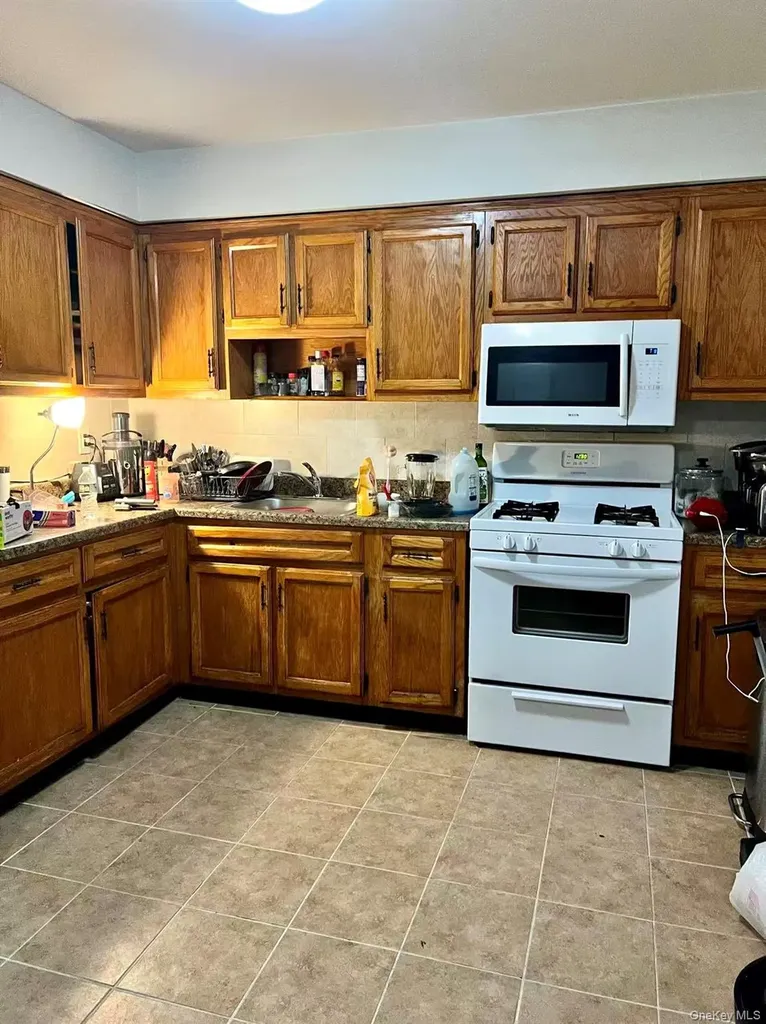 1009 166th Street Beechhurst NY 11357