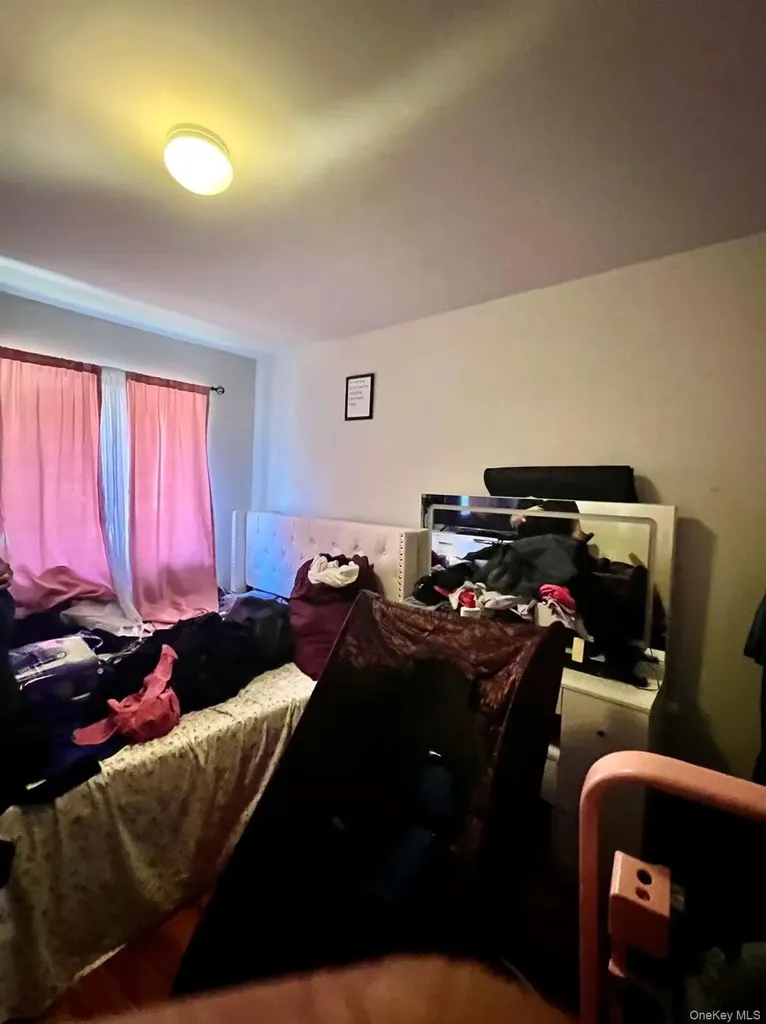 1009 166th Street Beechhurst NY 11357