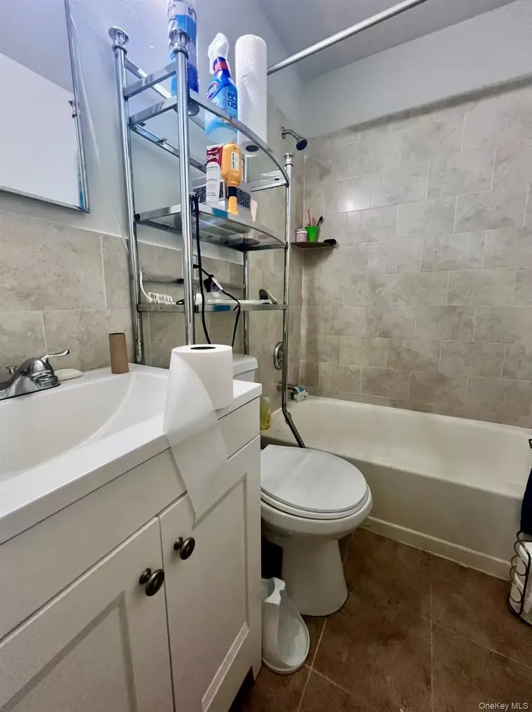 1009 166th Street Beechhurst NY 11357