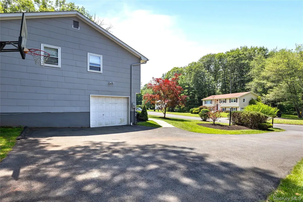 29 Skylark Drive Monsey NY 10977