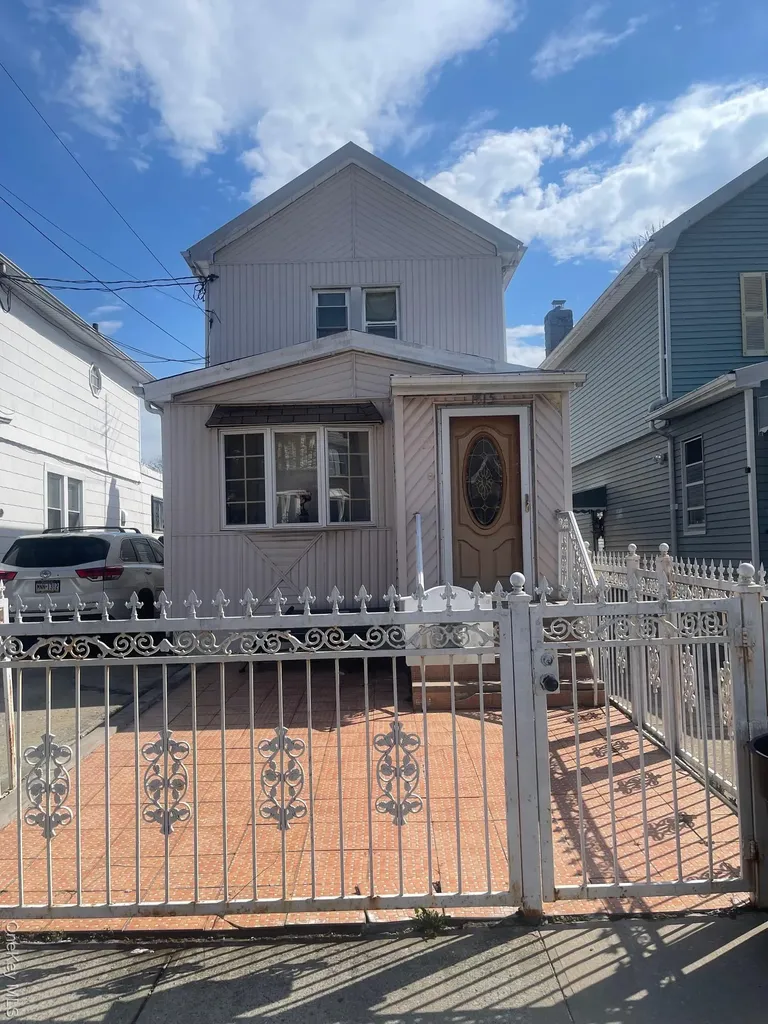 1815 E 51st Brooklyn NY 11234