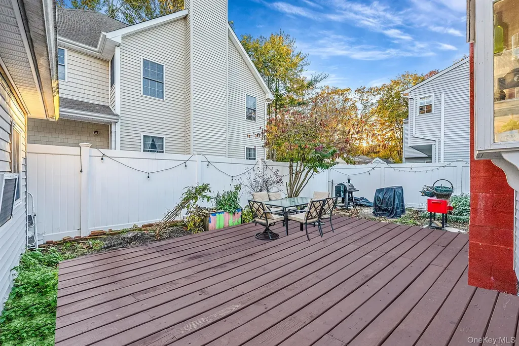 16 Lyda Drive Nesconset NY 11767