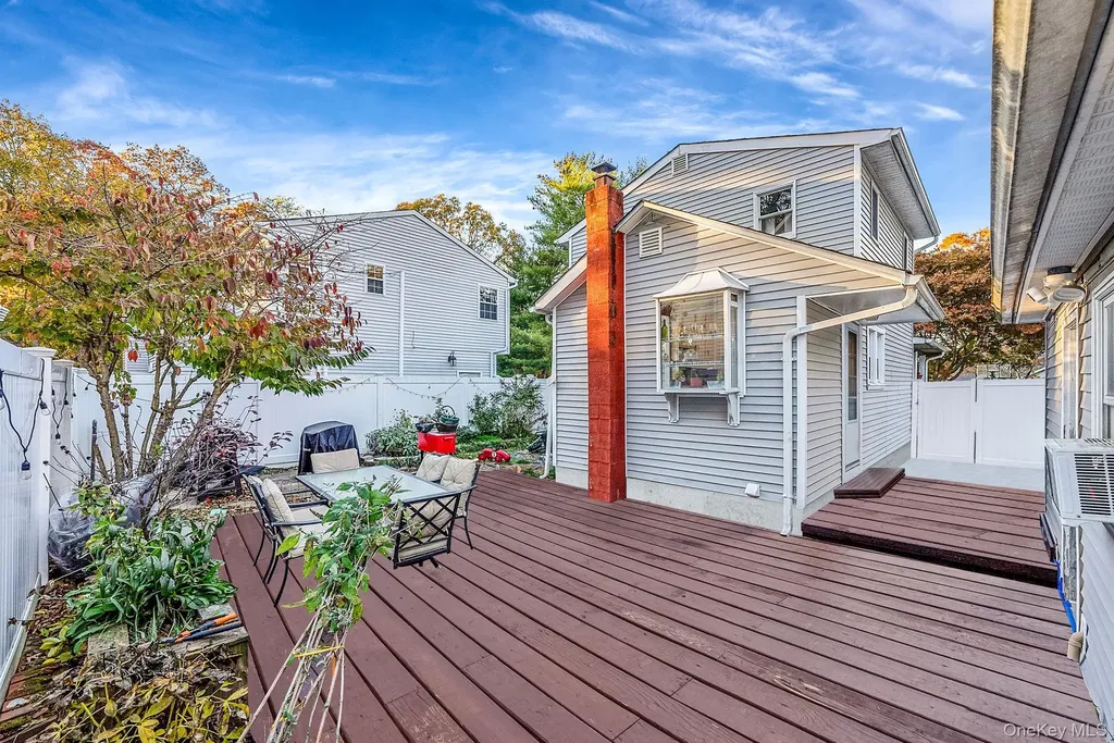 16 Lyda Drive Nesconset NY 11767