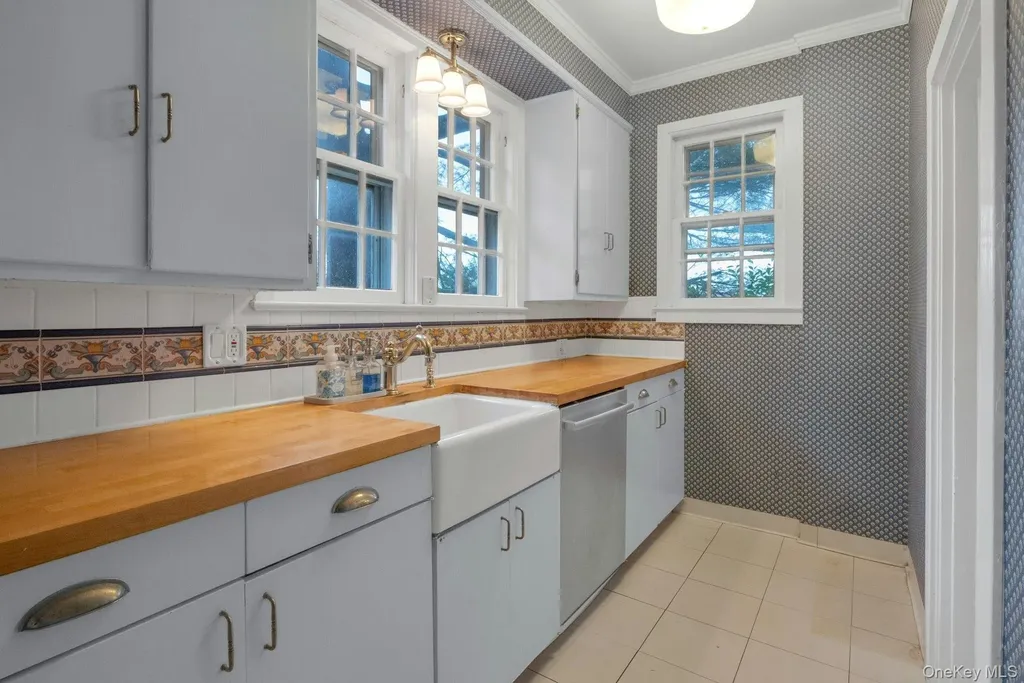 733 Stuart Avenue Mamaroneck NY 10543
