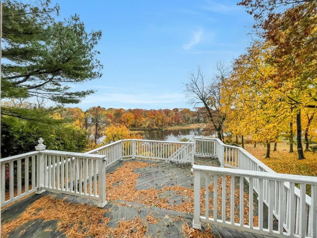 733 Stuart Avenue Mamaroneck NY 10543