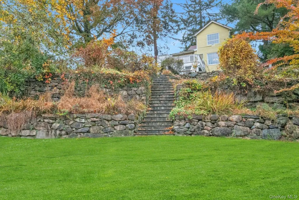 733 Stuart Avenue Mamaroneck NY 10543