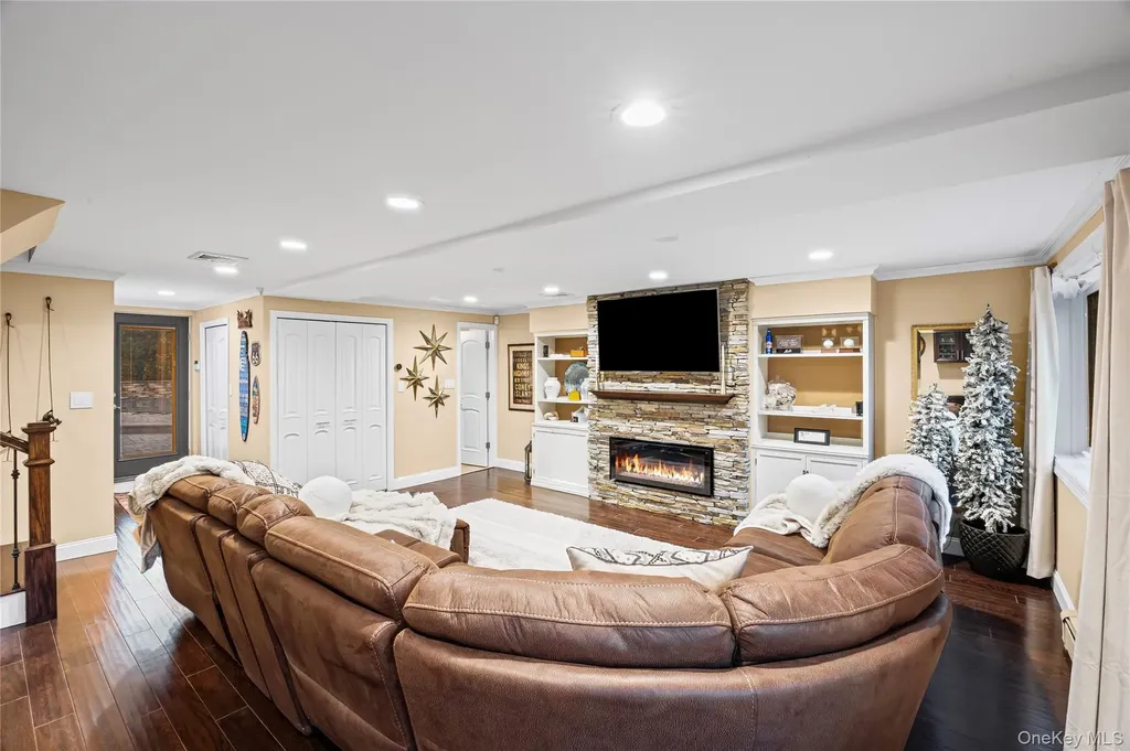 3641 Sarah Drive Wantagh NY 11793