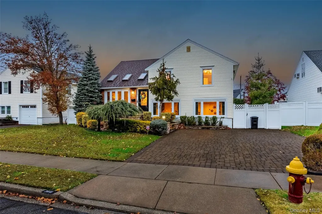 3641 Sarah Drive Wantagh NY 11793