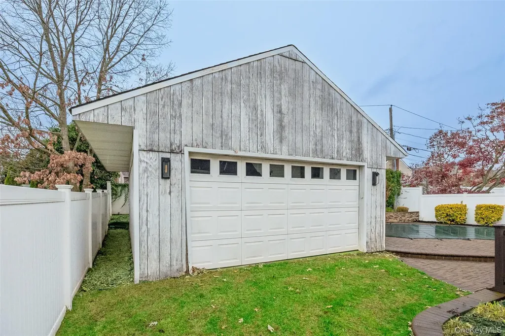 3641 Sarah Drive Wantagh NY 11793