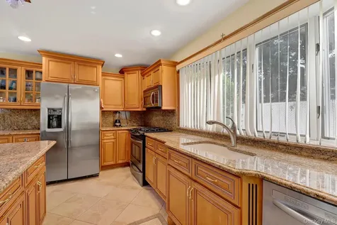 330 Bayville Avenue Bayville NY 11709
