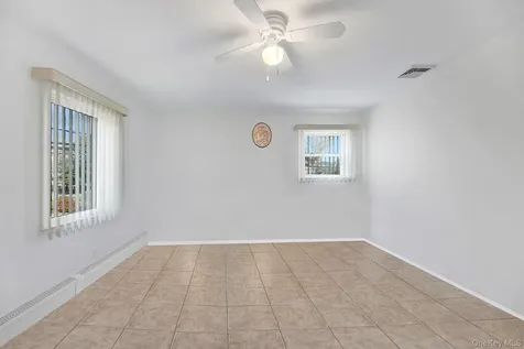 330 Bayville Avenue Bayville NY 11709