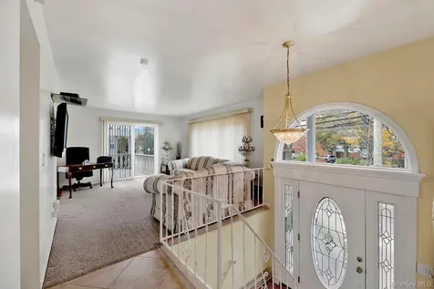 330 Bayville Avenue Bayville NY 11709