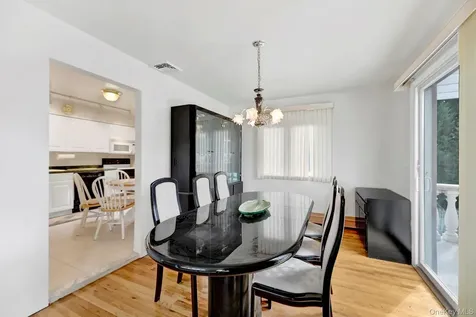 330 Bayville Avenue Bayville NY 11709