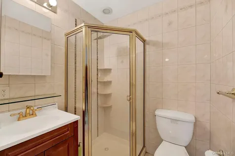 330 Bayville Avenue Bayville NY 11709