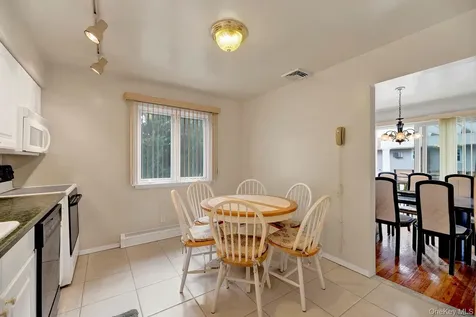 330 Bayville Avenue Bayville NY 11709