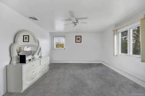 330 Bayville Avenue Bayville NY 11709