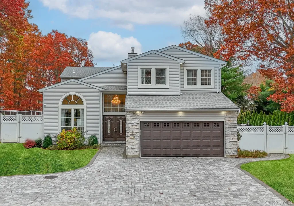 7 Sweet Briar Path Lake Grove NY 11755