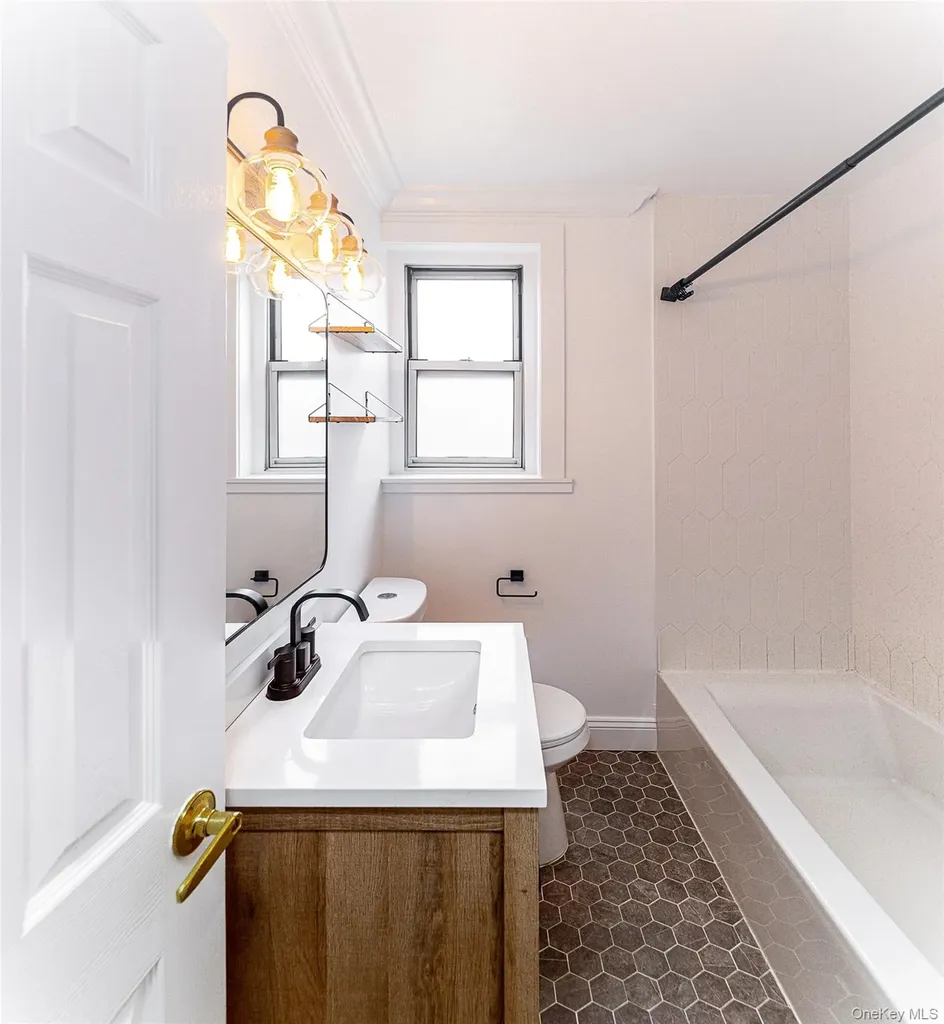 793 Palmer Road Bronxville NY 10708