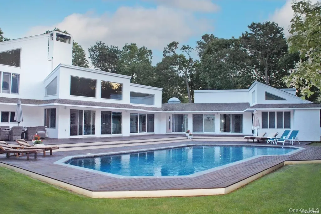 14 Indian Pipe Drive Quogue NY 11959
