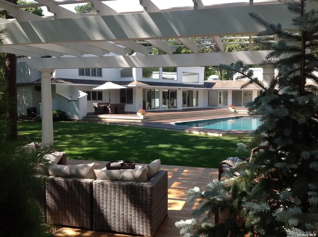 14 Indian Pipe Drive Quogue NY 11959