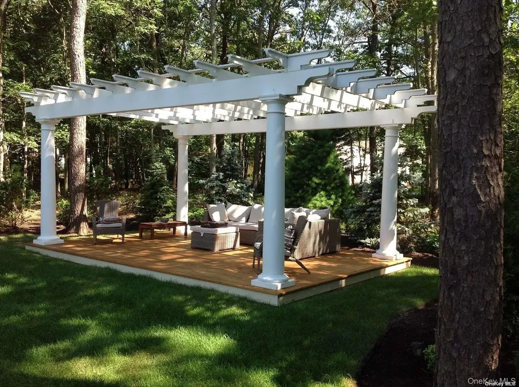 14 Indian Pipe Drive Quogue NY 11959