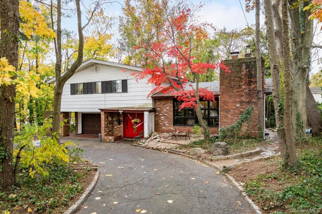 256 Schenck Avenue Great Neck NY 11021