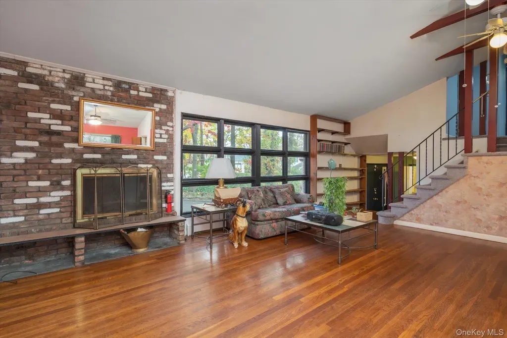 256 Schenck Avenue Great Neck NY 11021