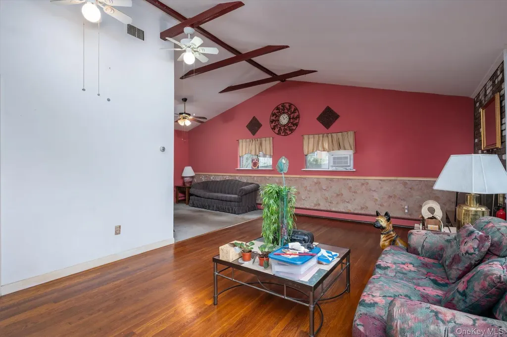 256 Schenck Avenue Great Neck NY 11021