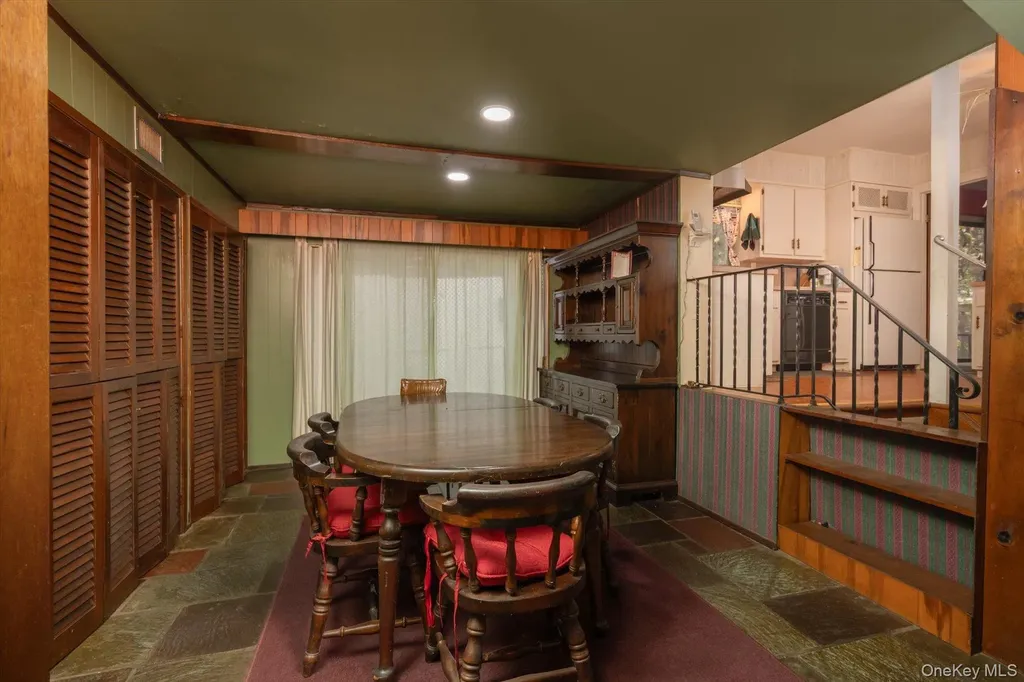 256 Schenck Avenue Great Neck NY 11021
