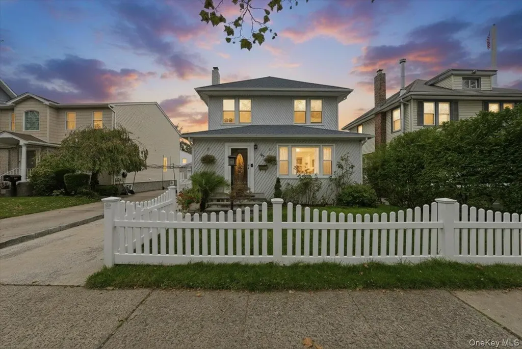 32 Franklin Avenue Lynbrook NY 11563
