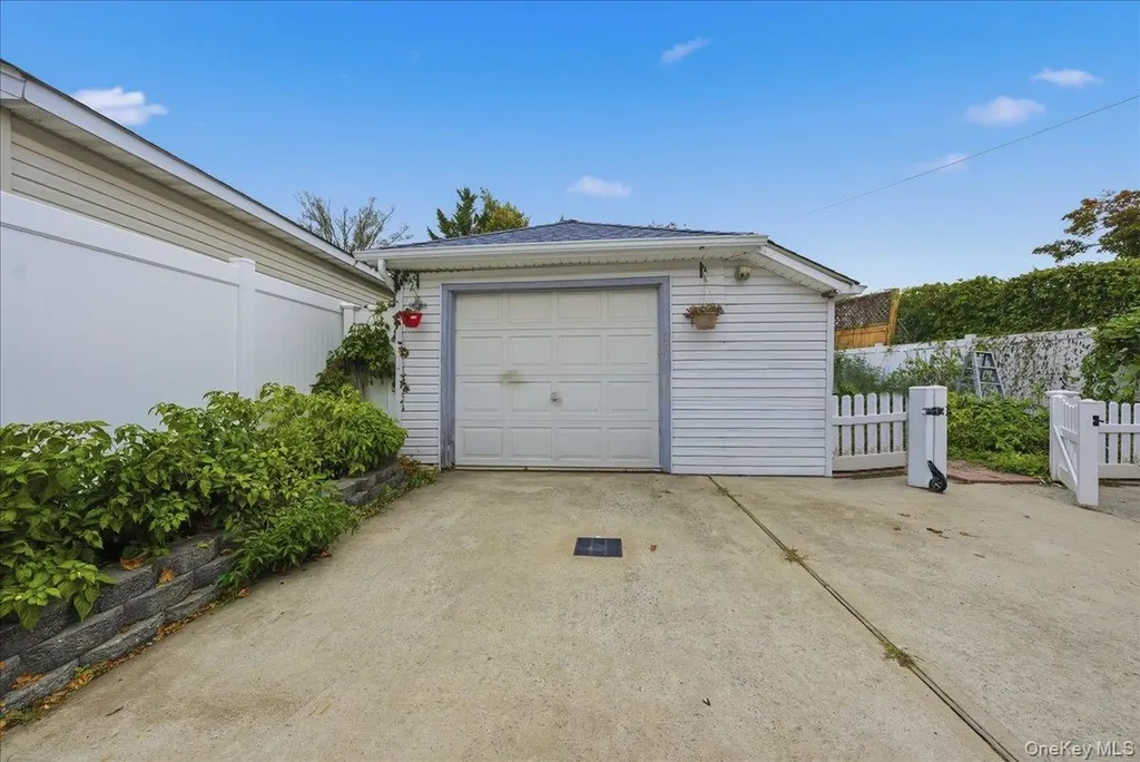 32 Franklin Avenue Lynbrook NY 11563