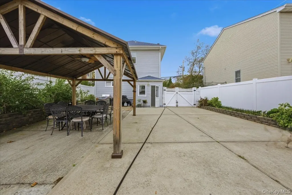 32 Franklin Avenue Lynbrook NY 11563