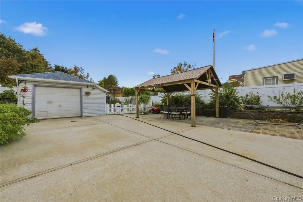 32 Franklin Avenue Lynbrook NY 11563
