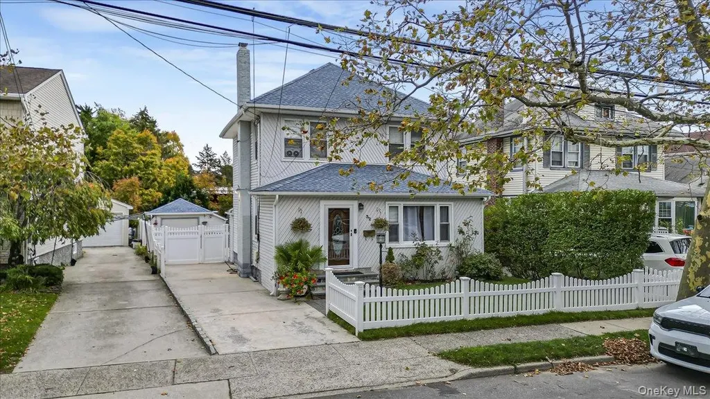 32 Franklin Avenue Lynbrook NY 11563