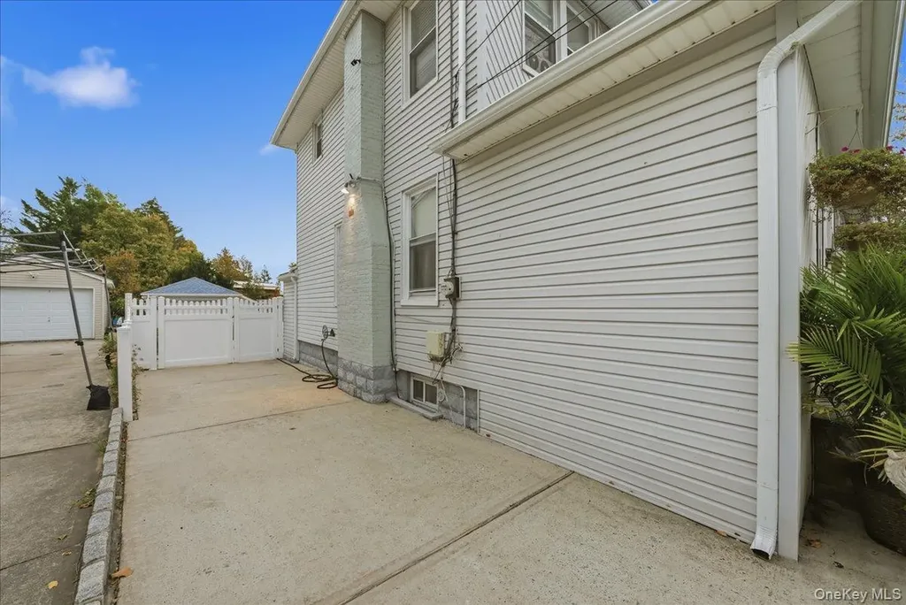 32 Franklin Avenue Lynbrook NY 11563