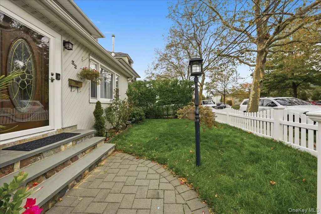 32 Franklin Avenue Lynbrook NY 11563