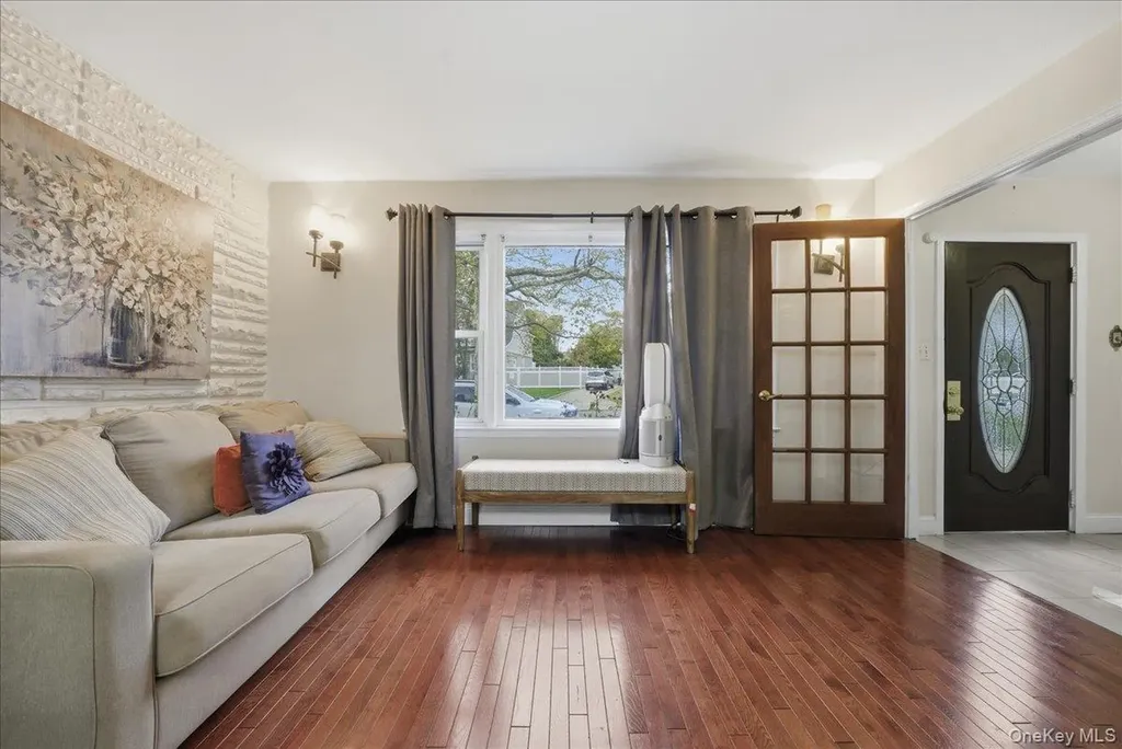 32 Franklin Avenue Lynbrook NY 11563