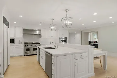 530 Chicken Valley Road Locust Valley NY 11560