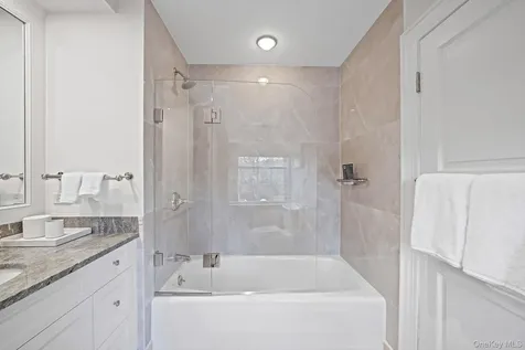 530 Chicken Valley Road Locust Valley NY 11560