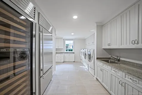 530 Chicken Valley Road Locust Valley NY 11560