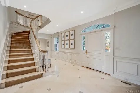 530 Chicken Valley Road Locust Valley NY 11560