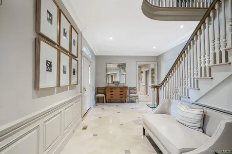 530 Chicken Valley Road Locust Valley NY 11560
