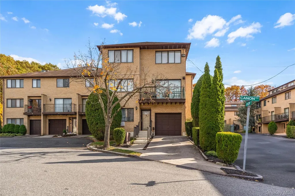 17 Gregory Lane Staten Island NY 10314