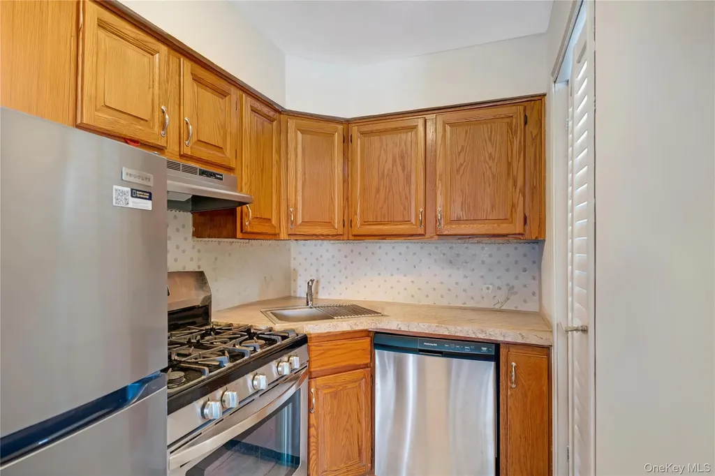 17 Gregory Lane Staten Island NY 10314